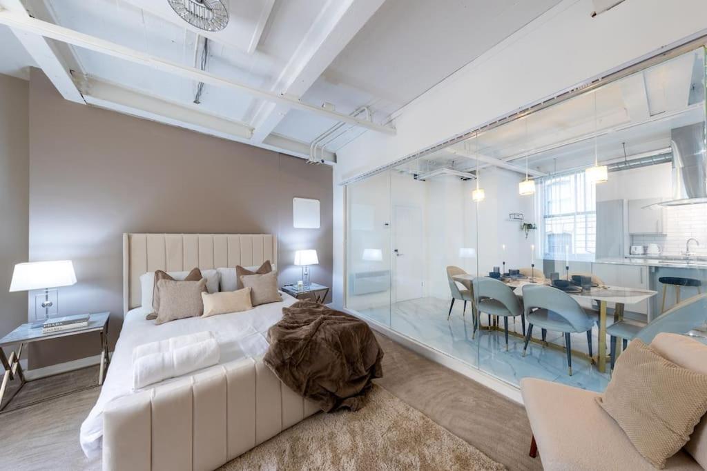 Luxury, Open Plan Apartment Бредфорд Екстер'єр фото