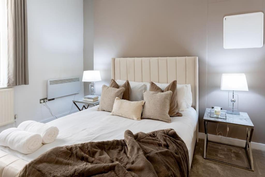 Luxury, Open Plan Apartment Бредфорд Екстер'єр фото